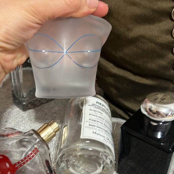 Parfum empty bottles ๐ฅฐ๐โ
๐ - Picture 6 of 9